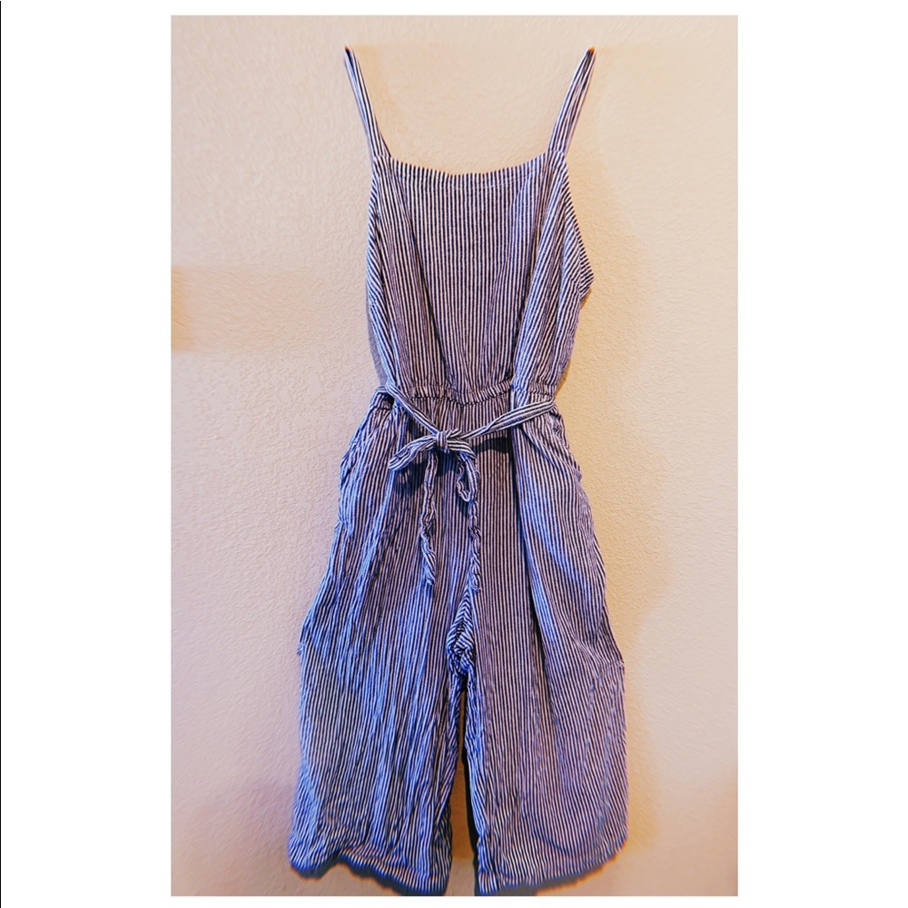 Pinstripe jumpsuit. 🌼